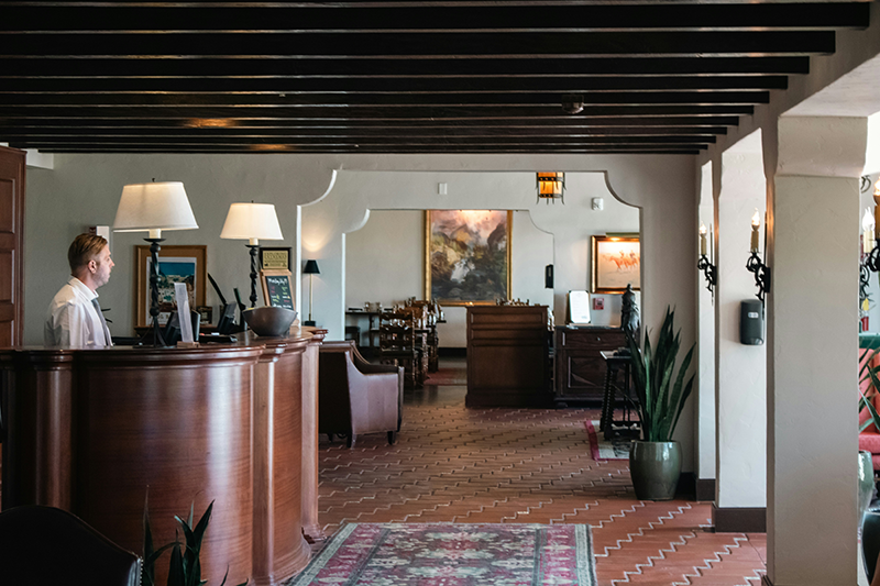 Falešná zpráva z hotelu: jak nepřijít o peníze ještě před dovolenou